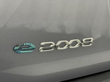 Peugeot E-2008